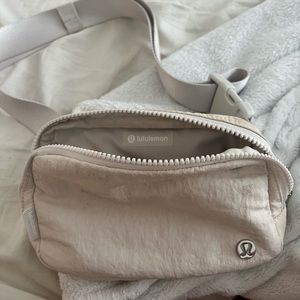 lululemon wear everywhere belt bag